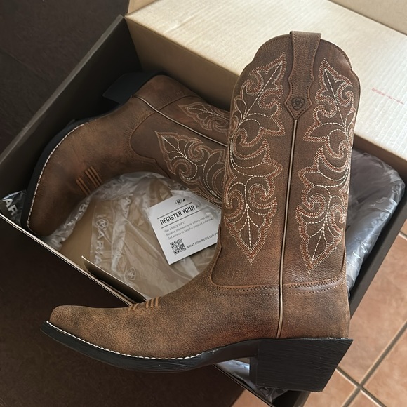 Women Ariat boots size 8B - Picture 4 of 9